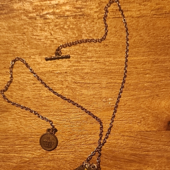 Elegant Gold and Silver Necklace with Crystal Pendant - Picture 6 of 6